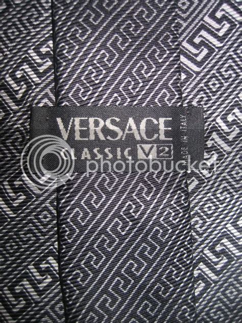 versace logo authenticity check